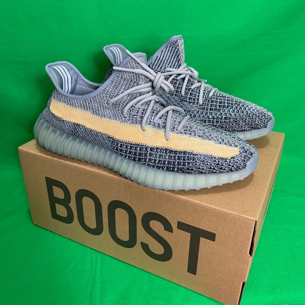 Yeezy Boost 350 V2 ASHBLU FZ5021 Size 10.5 - Picture 2 of 8